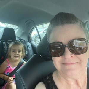 Meet your Posher, Joy